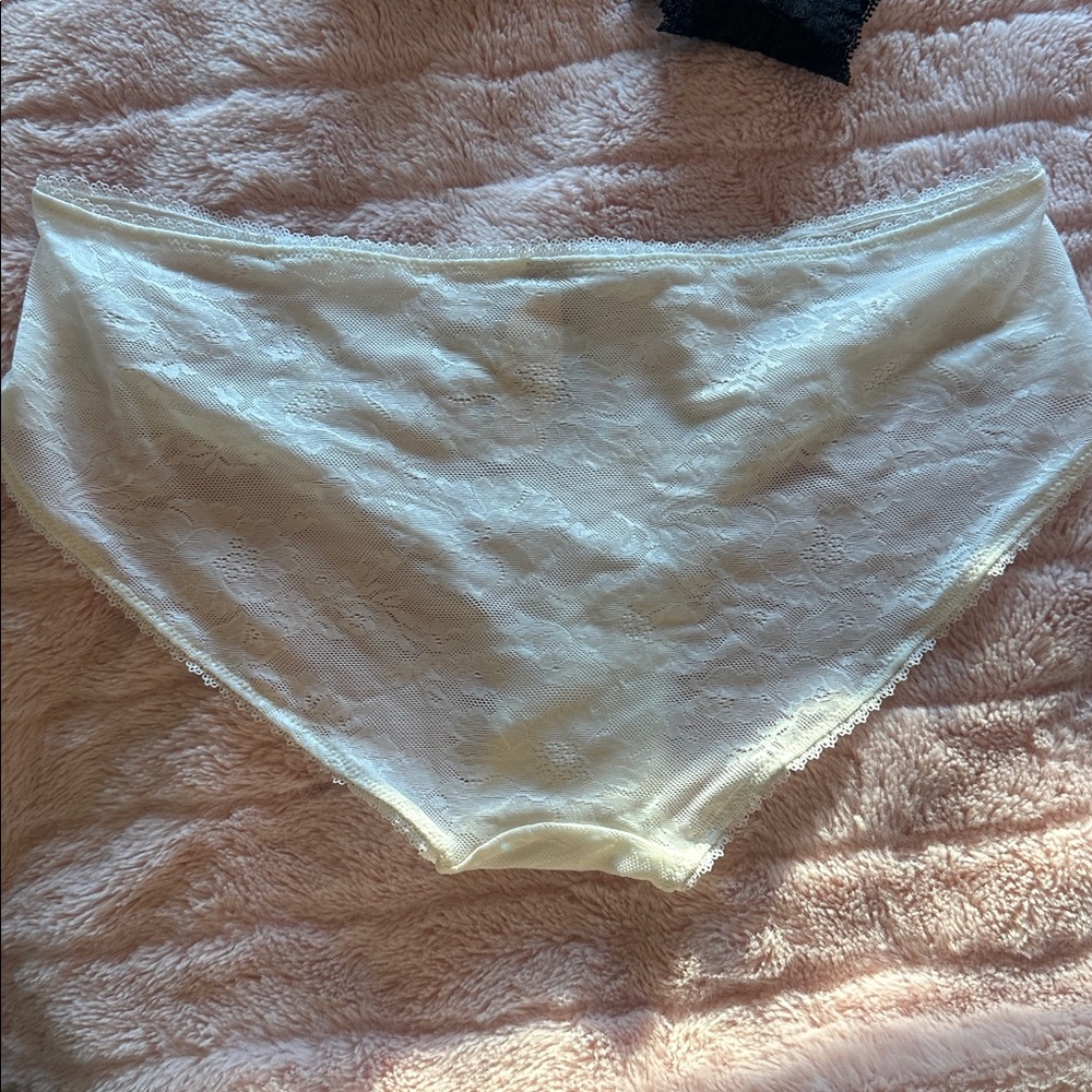 Victoria’s Secret L panty bundle NWT - Picture 13 of 13
